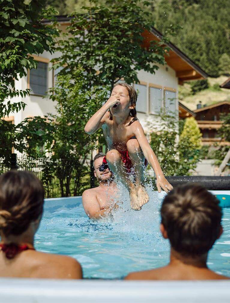 Außenpool - Hotel Salzburger Hof, Familienhotel in Dienten am Hochkönig, Salzburg