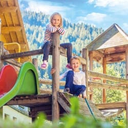 Riesenspielplatz beim Familienhotel Salzburger Hof , Dienten am Hochkönig