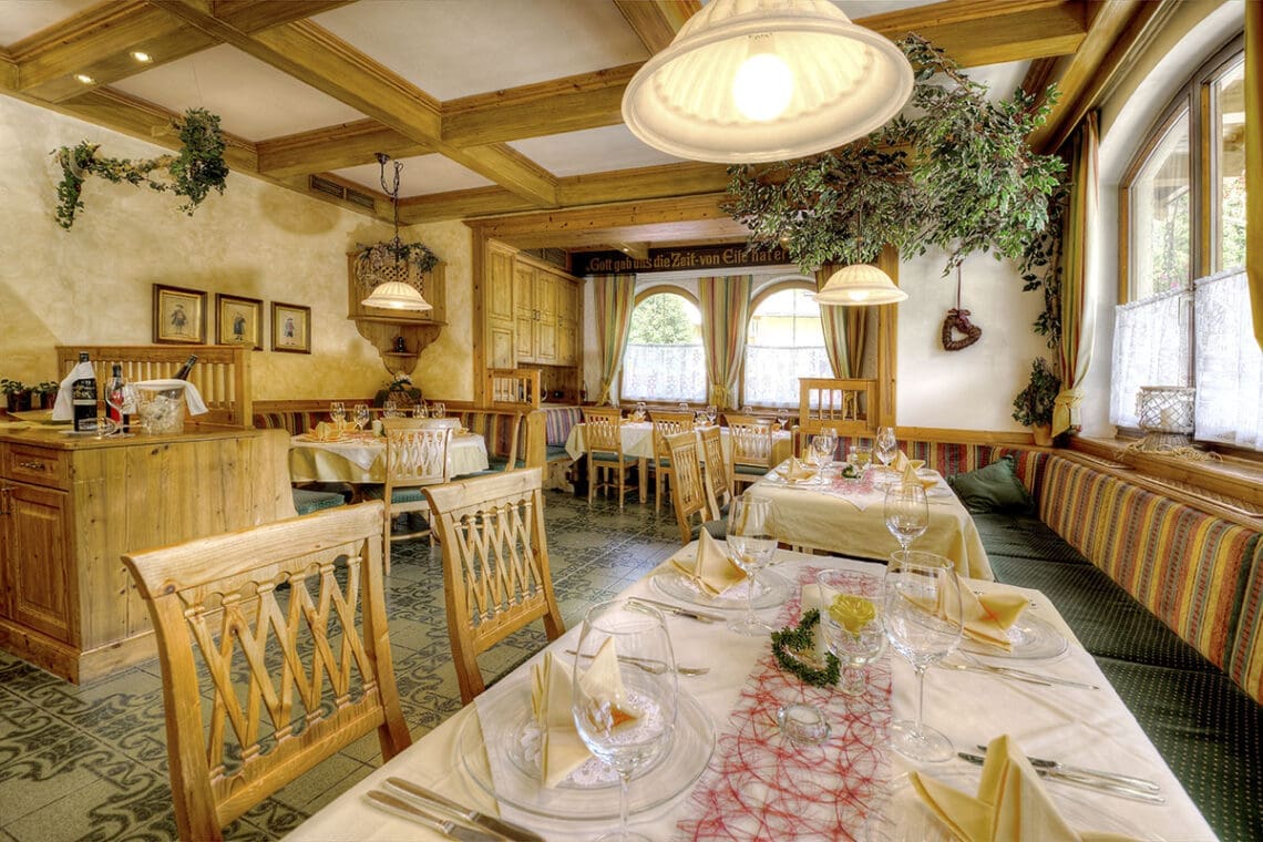 Heller Speisesaal im 3 Sterne Hotel Salzburger Hof