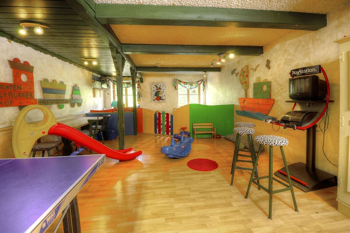 Kinderspielraum & Bücherei - Salzburger Hof
