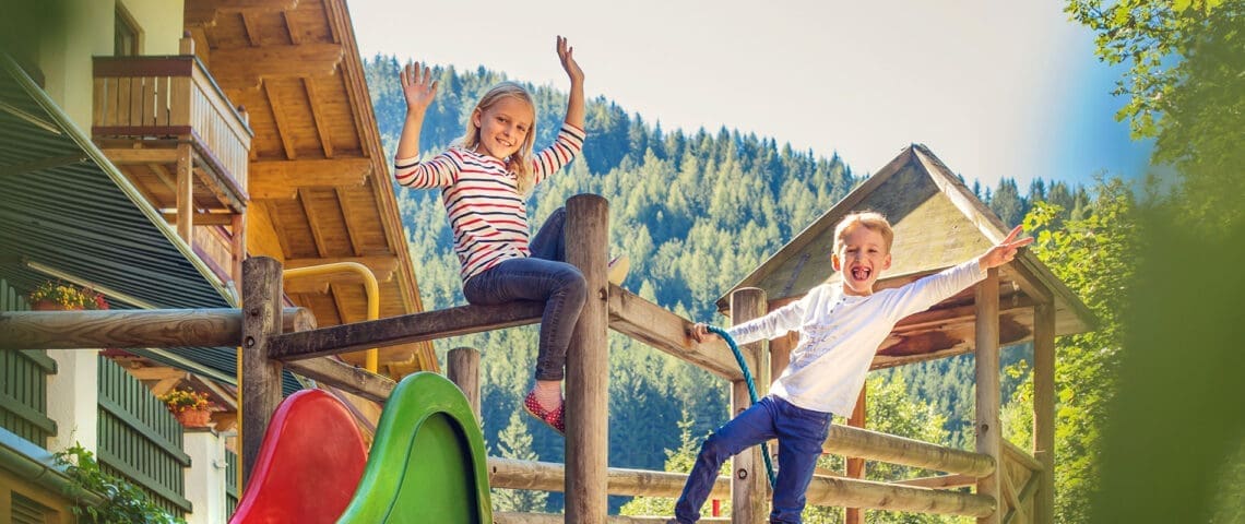 Riesenspielplatz - Familienhotel Salzburger Hof in Dienten