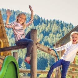 Riesenspielplatz – Familienhotel Salzburger Hof in Dienten